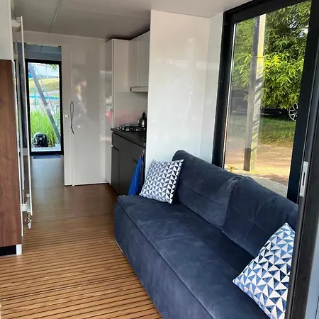 Plywajace Houseboat4u Botel