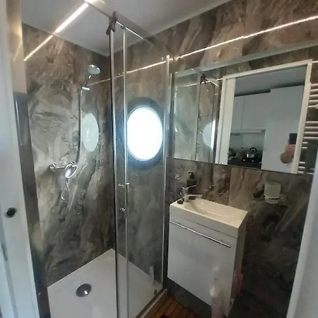 Botel Plywajacy Houseboat 4u Ruciane-Nida