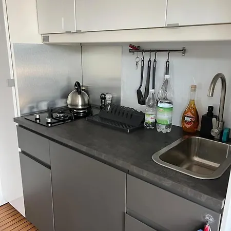 Plywajace Houseboat4u