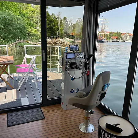 Plywajacy Houseboat 4u