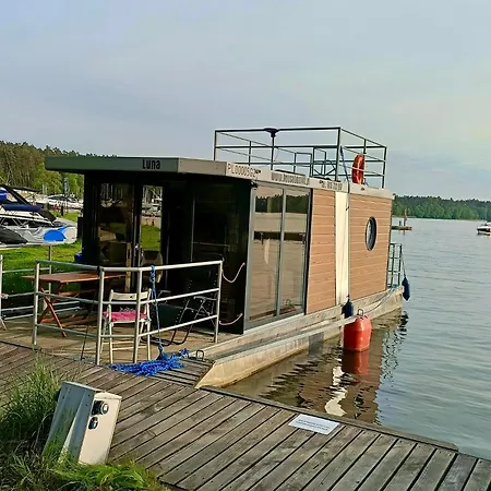 Plywajacy Houseboat 4u Botel